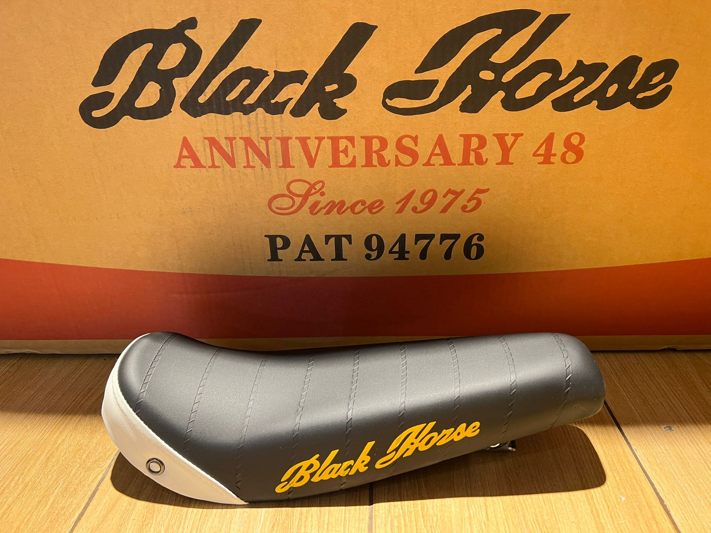 黑馬MX48週年坐位 / BLACK HORSE MX48 ANNUAL SEAT