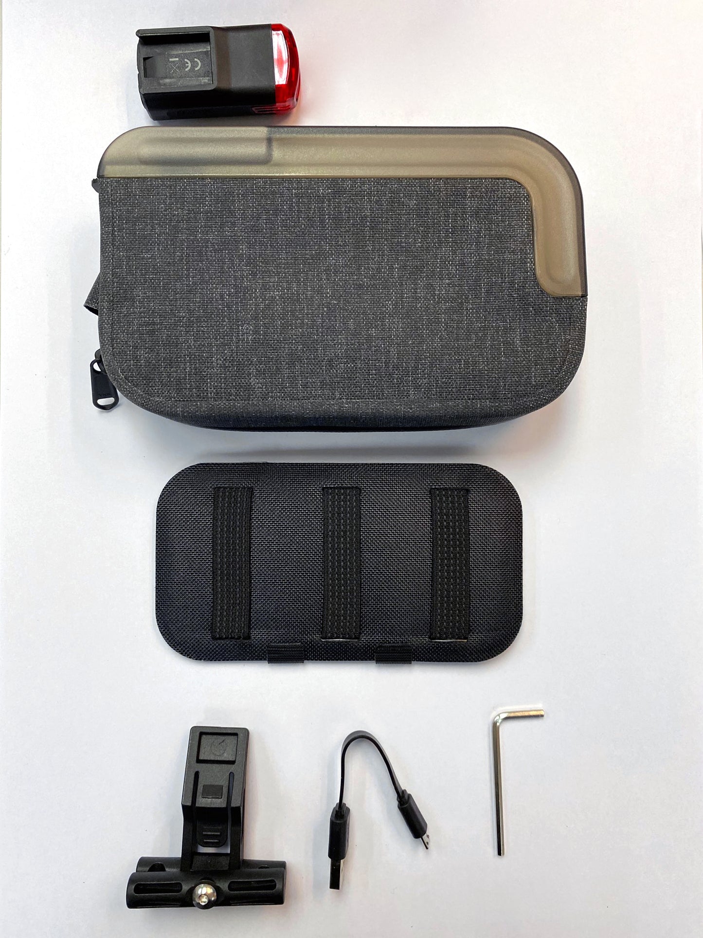 Ready Go LUMIS 單車尾袋連尾燈 / Ready Go LUMIS Saddle Bag With Red Light Set