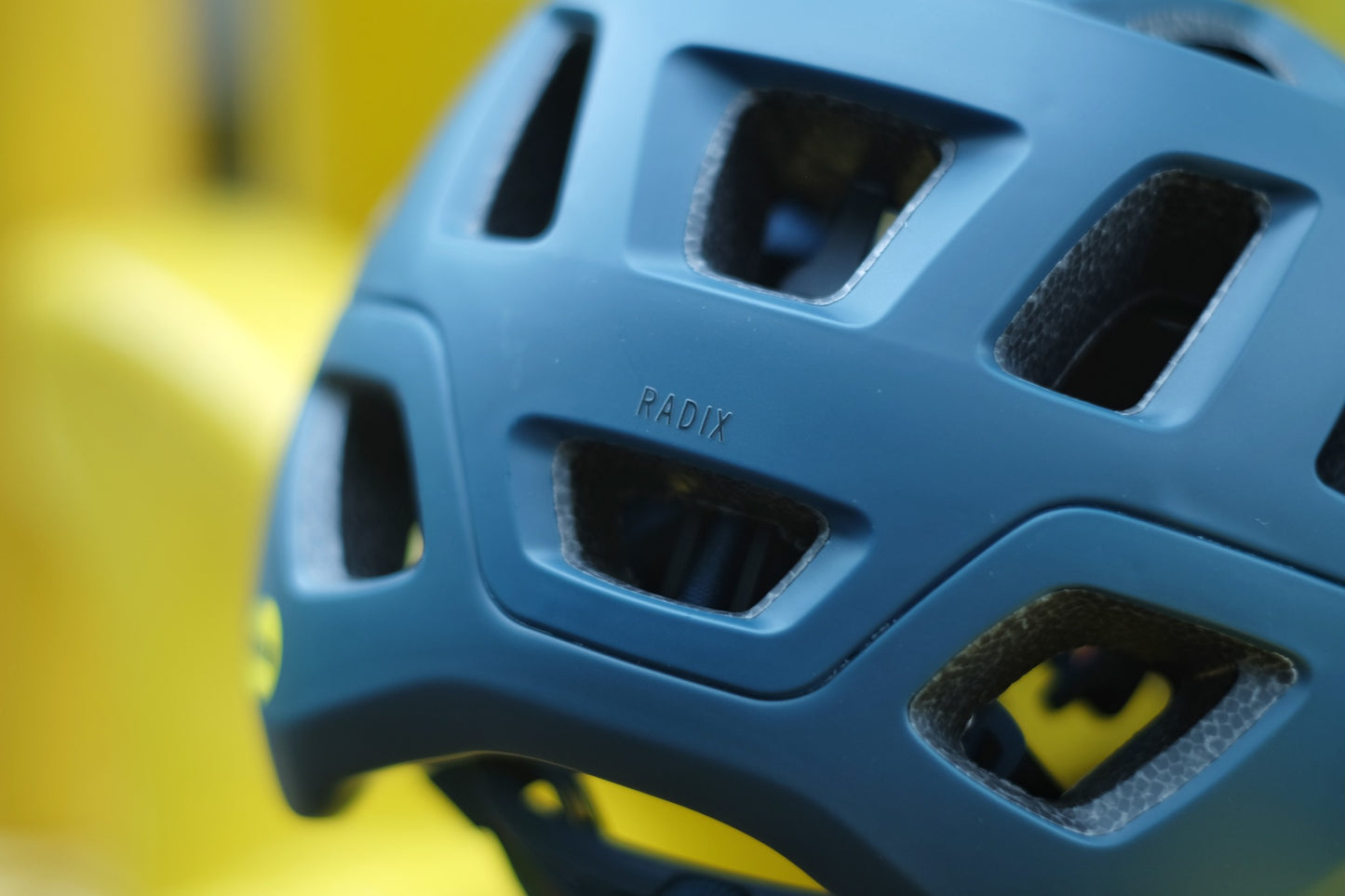 GIRO RADIX MIPS 頭盔