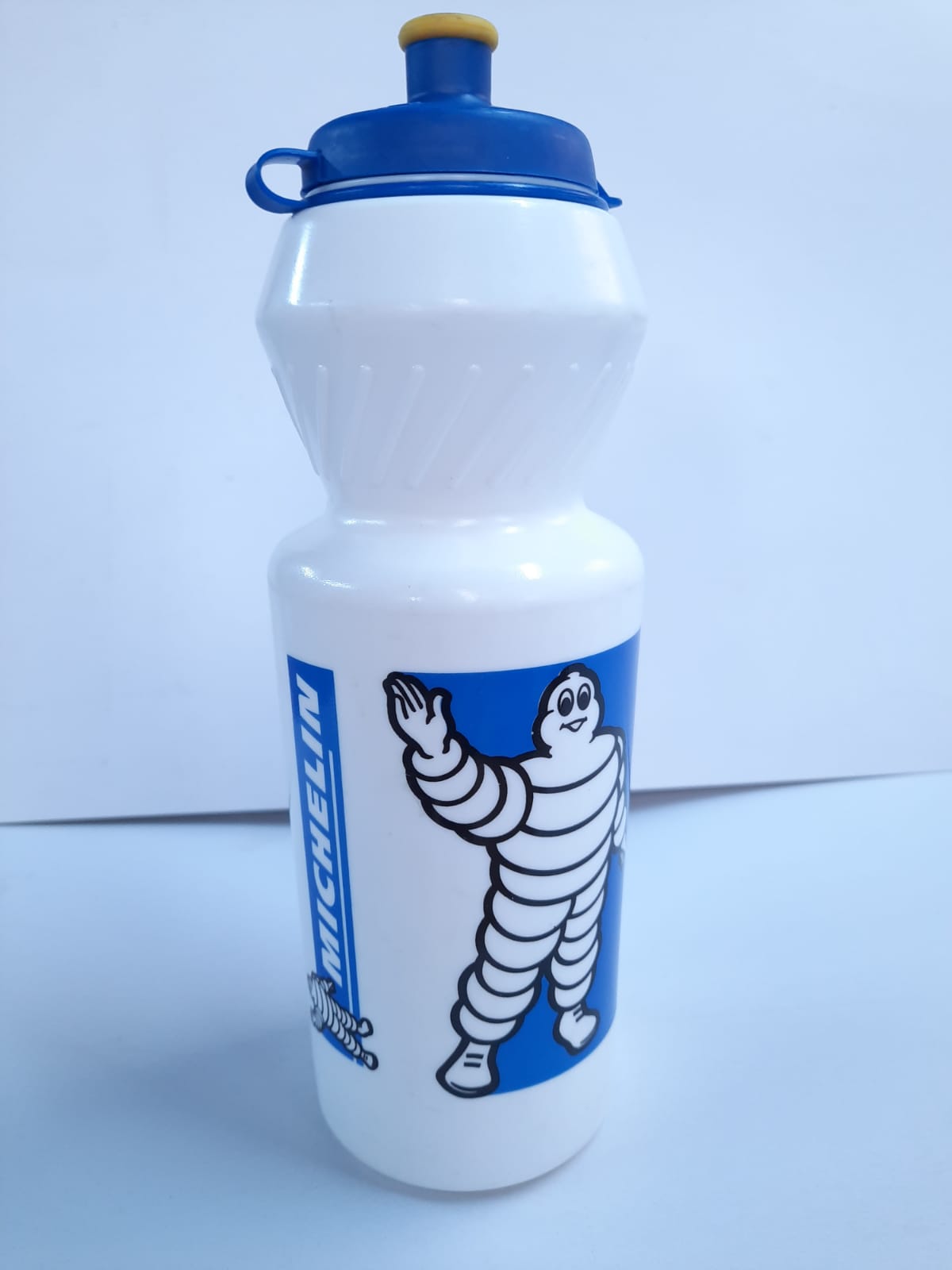 MICHELIN WIN WHITE BLUE CAP  BOTTLE